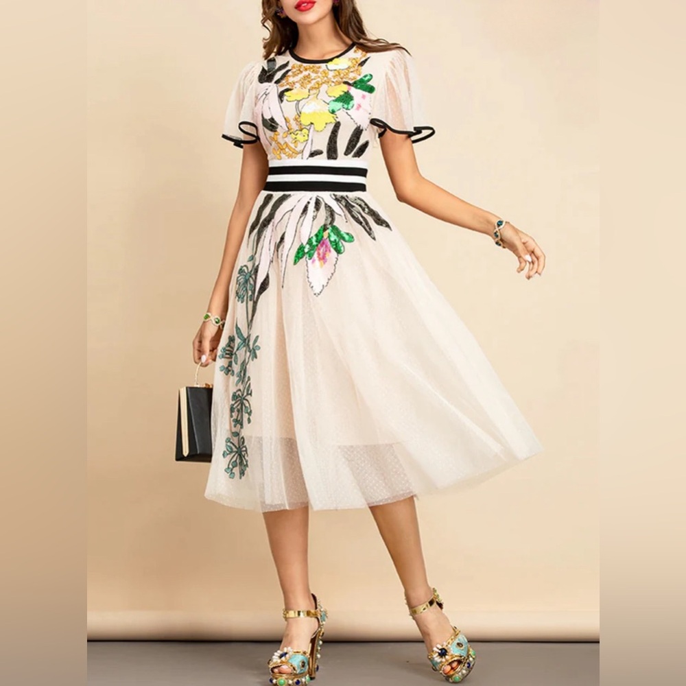ZCRAVE NYC Boutique ‘Natia’ Midi Dress. Gorgeous and flattering for all shapes.L